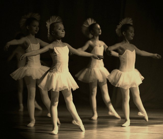 Голубая танцовщица или Магия балета. Фарфоровая коллекционная кукла от Донны Руберт