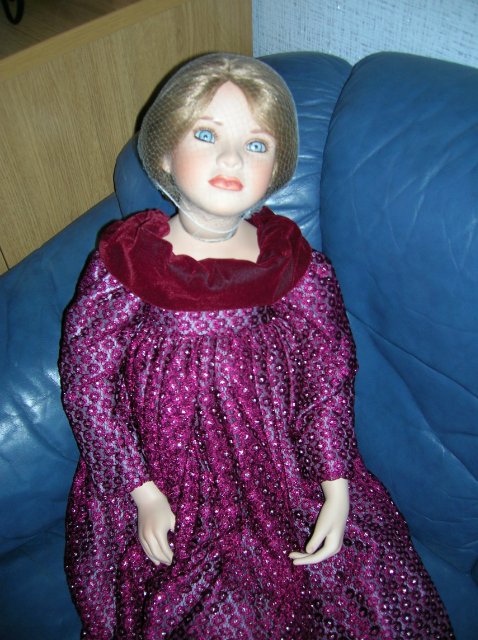 Призрак Анны Болейн или Спасение Дезире. Ремонт разбитой фарфоровой куклы Angela McNeely от Ruby Doll