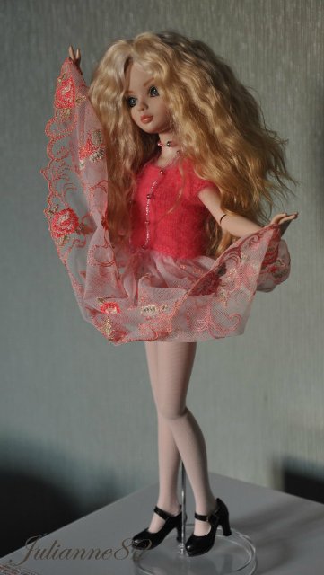 Неотразимая Feeling Drained Ellowyne Wilde от Robert Tonner