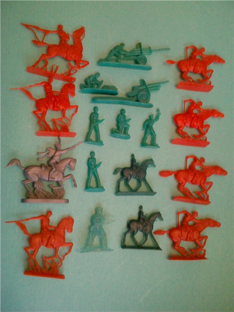 Дню Победы посвещяется - винтажные игрушки на военную тематику (фото 2)