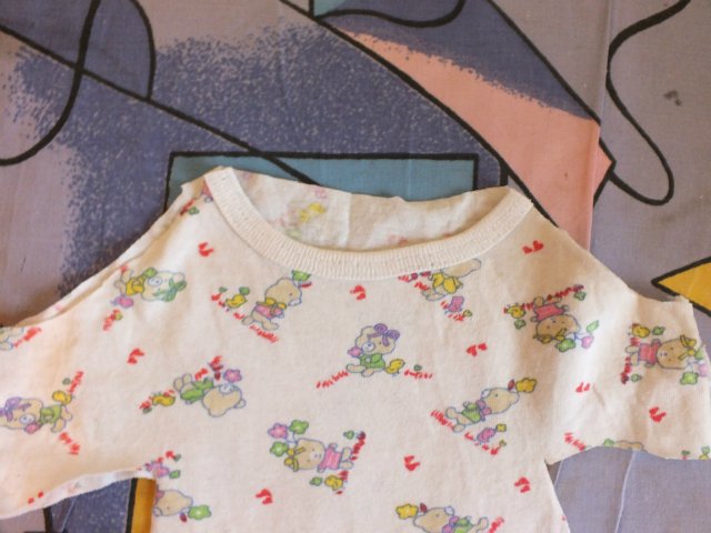 Мастер класс по пошиву комбинезончика для куклы из детской маечки (фото 5)