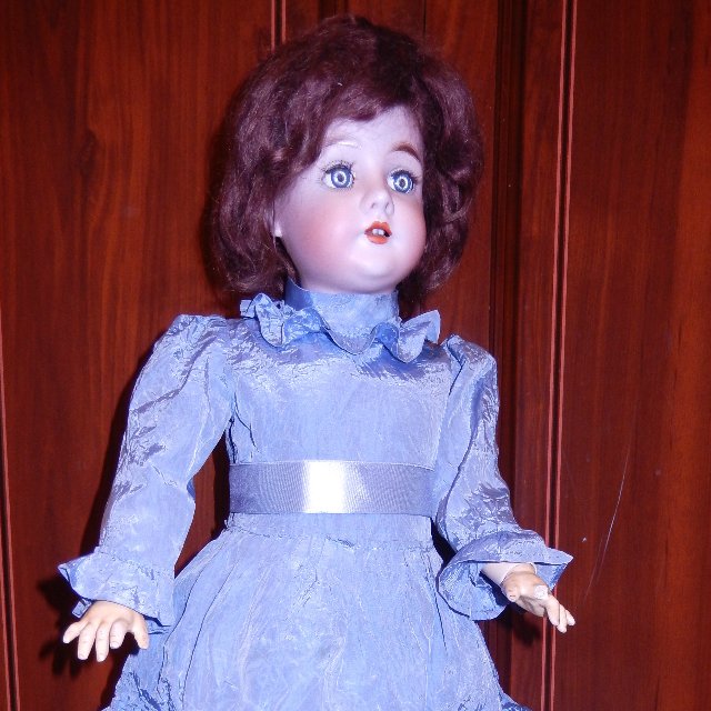 "Королева, ах, королева!" или Подскажите, знатоки антикварок, что в ней королевского