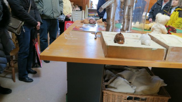 Впервые за 40 лет. День открытых дверей на кукольной фабрике R John Wright. Часть первая: Место, где рождаются куклы и