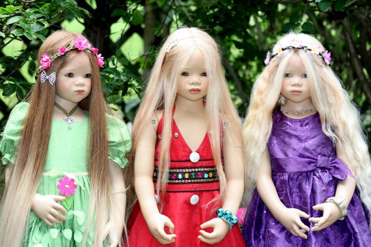 Солнечный денек в саду. Часть вторая - три подружки