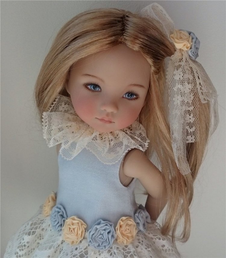 Маленькая девочка в нежно-голубом (фото 4)