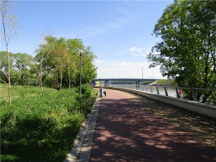 Непоседа Бетси Robert Tonner. Летний день в парке (фото 9)