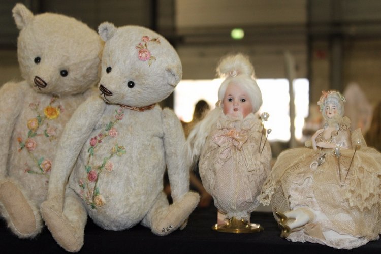 Все на выставку! Продолжение: Куклы и мишки