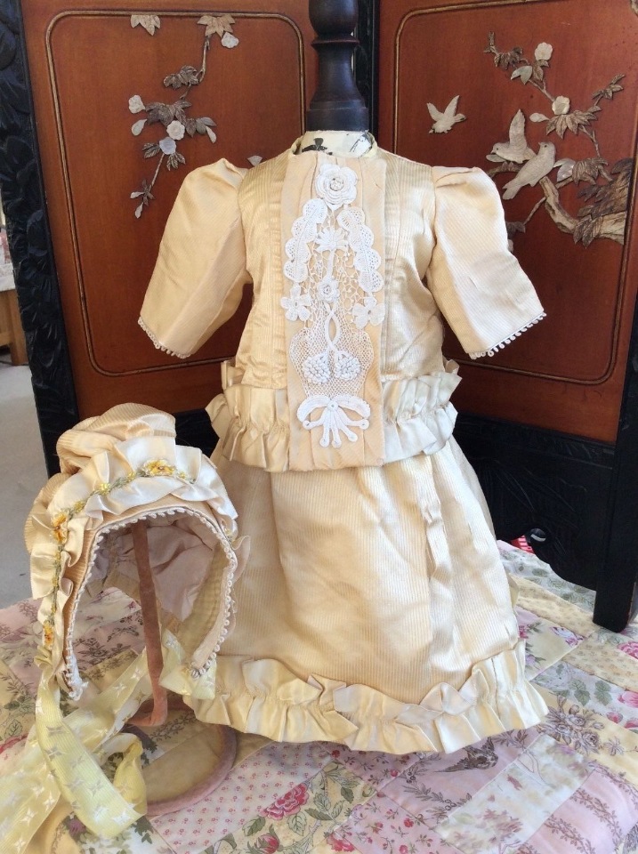 Сборная солянка кукольных нарядов - для вдохновения