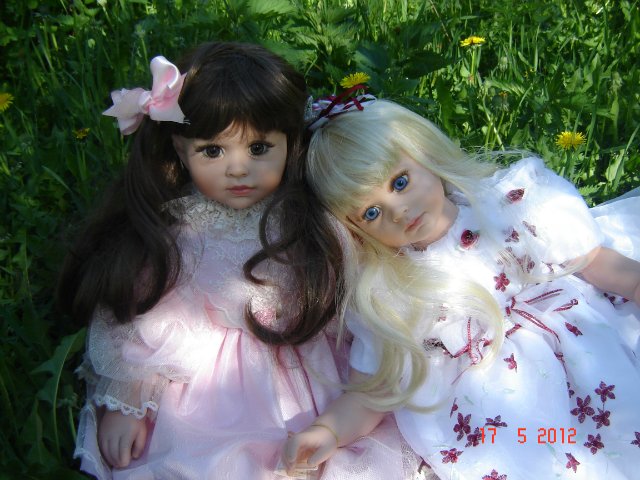 Две сестрицы Ллойда Миддлетона - настоящие принцессы