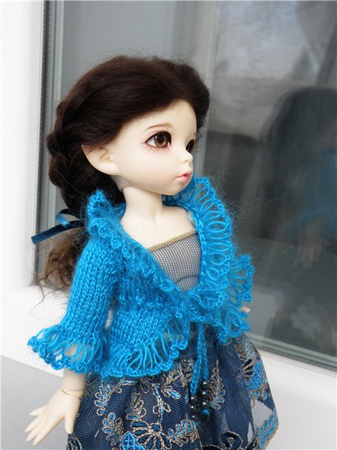 И нет нам покоя ни ночью ни днем, всё вяжем и шьём