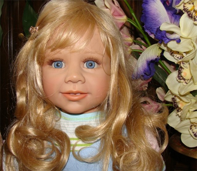 Белокурая и нежная Ивонн Моники Левениг