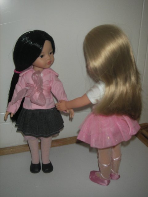 Лиля и Мила фотографируются | Бэйбики Лиля и Мила фотографируются (фото 6)