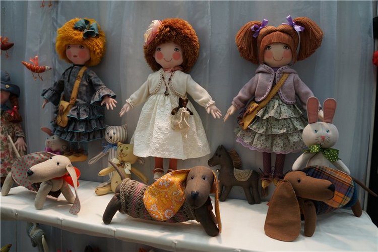 Картинки с выставки кукол на Тишинке. Moscow Fair 2015. Текстильные куклы