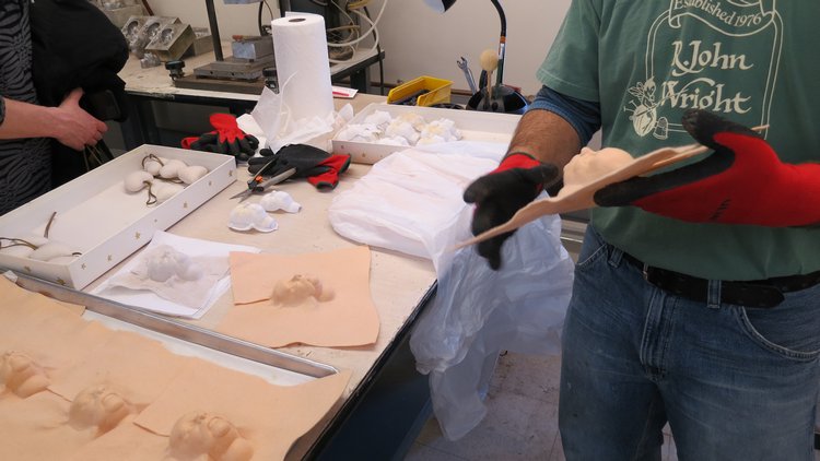 Впервые за 40 лет. День открытых дверей на кукольной фабрике R John Wright. Часть четвертая: Процесс производства. Окончание