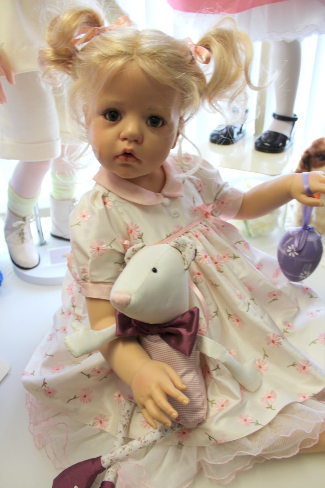 Пасхальная встреча в магазине кукол Гюнзел. Новая коллекция из резин 2017. Mila i Robin