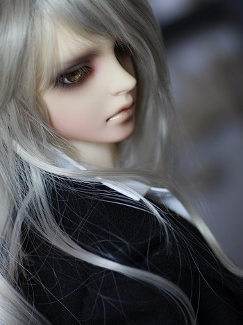 Гробовщик - герой аниме "Kuroshitsuji" ("Тёмный Дворецкий") и кукла