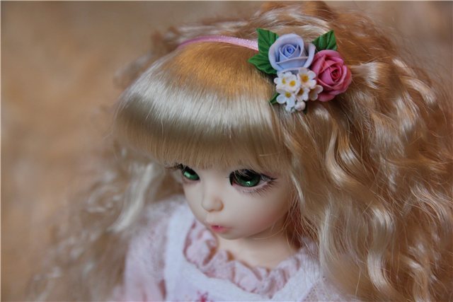 Цветы в волосах. Заколки для девочек БЖД