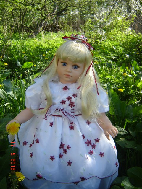 Две сестрицы Ллойда Миддлетона - настоящие принцессы (фото 5)