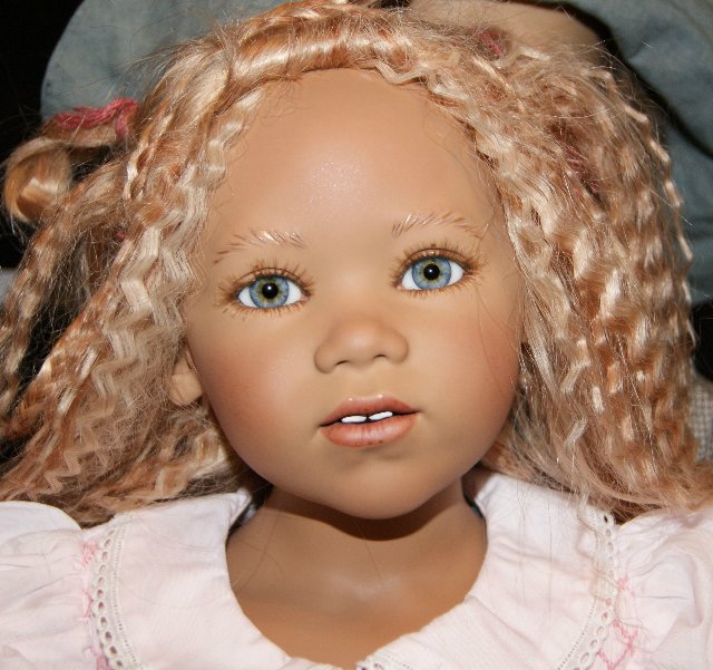 Плакса - вакса Инке и веселые девчата и мальчишки - Поль, Хьго, Ива и Таночка