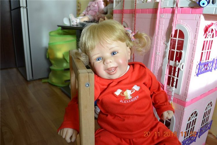 Кофе с молоком или детский сад прибыл. Коллекционные куклы Laura Tuzio Ross и Monika Gerdes