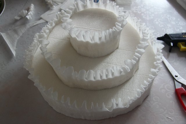 Тортик из конфет — Как сделать аксессуары для кукол: сумки (фото 4)