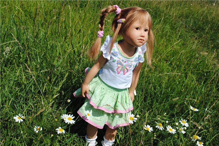 Летняя прогулка милой девочки Паулы Heidi Plusczok