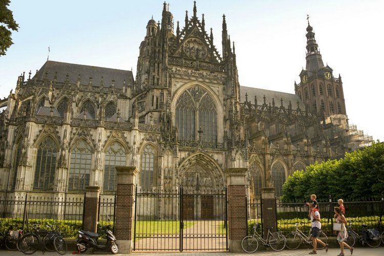 Выставка кукол, мишек Тедди, кукольных домиков и миниатюры в Den Bosch (Нидерланды), 24-25 октября 2015. Poppen & Berenbeurs