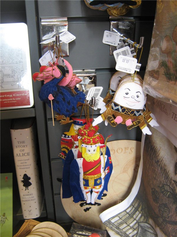 По следам Алисы и белого кролика