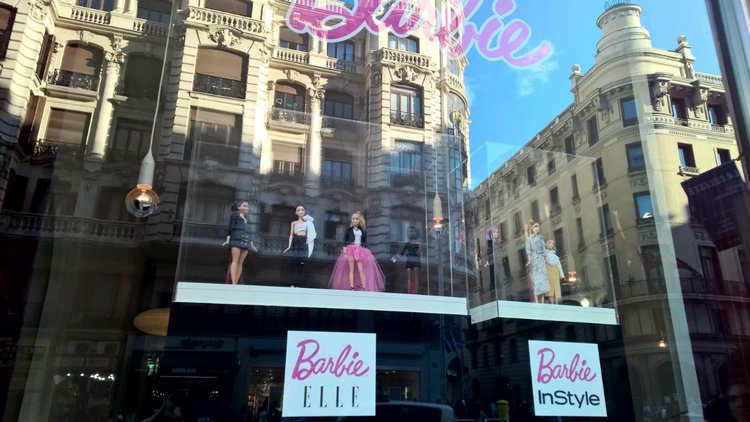 Если муж не соглашается брать в отпуск кукол, выход один — в отпуске купить новых (фото 10)