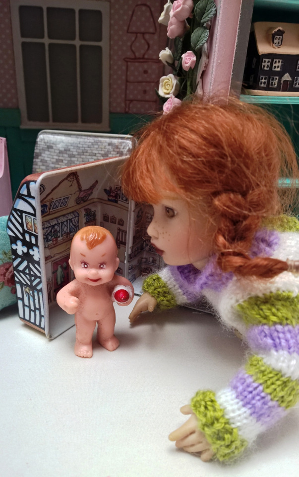 Так вы что, и конфеты за меня есть будете? или, Глаза боятся, а руки делают