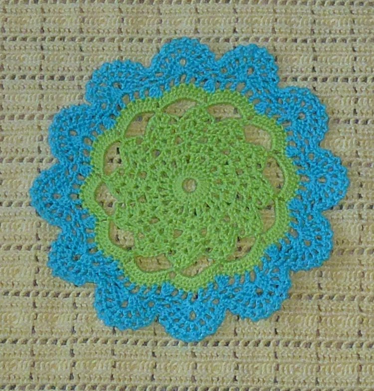 Абажуры из вязаных салфеток