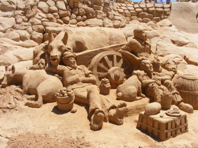 Замки, произведения скульптуры из песка