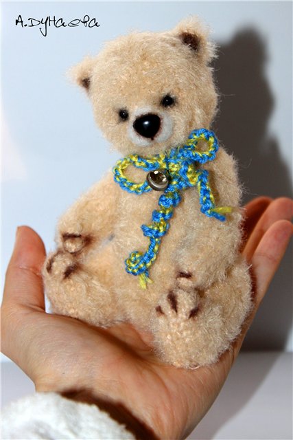 Мини мишка Бо - игрушка вязанная крючком (фото 2)