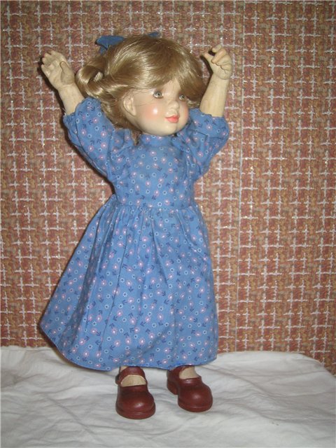 Деревянная шарнирная кукла от Sarah Kay