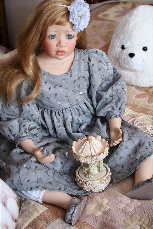 Чёрное или белое? Милли от Christine Orange