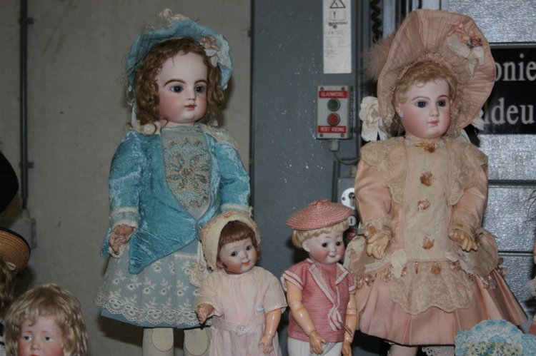 Выставка кукол, мишек тедди, кукольных домиков и миниатюры в Нидерландах 24-25 октября 2015 год. Часть третья - антикварки