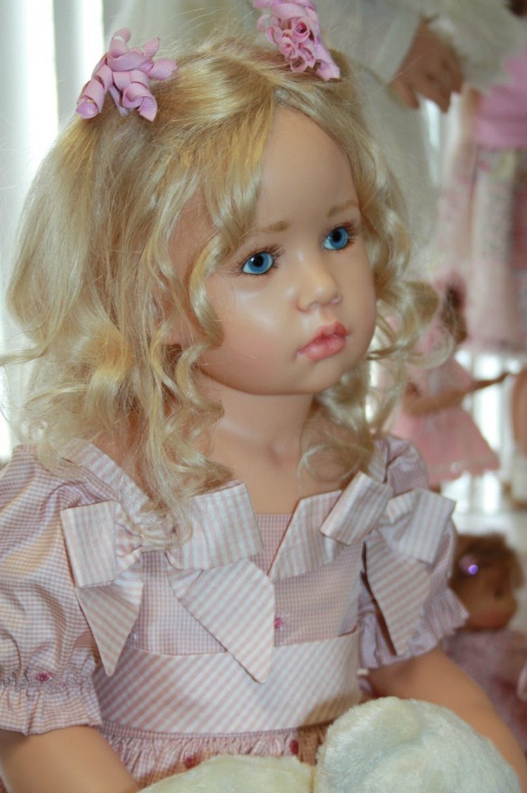 Первый показ новой коллекции 2016 года из резин от Hildegard Gunzel