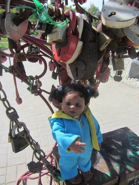 Приглашаем в гости, или куклы-путешественники (фото 2)