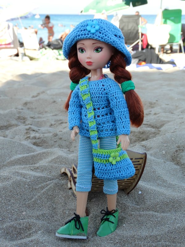 Варя на пляже — Российские куклы Весна (фото 9)