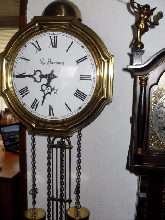 Старинные часы еще идут. Коллекция старинных часов