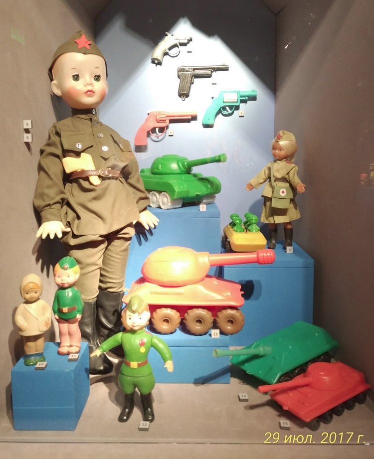 Выставка «Все лучшее – детям. Игрушки 1950–1980 годов из коллекции Сергея Романова». Часть 2