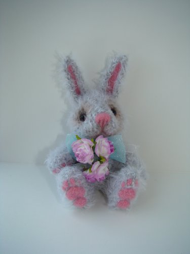 Серенький заинька. Игрушка вязанная спицами Ольги Чернухо