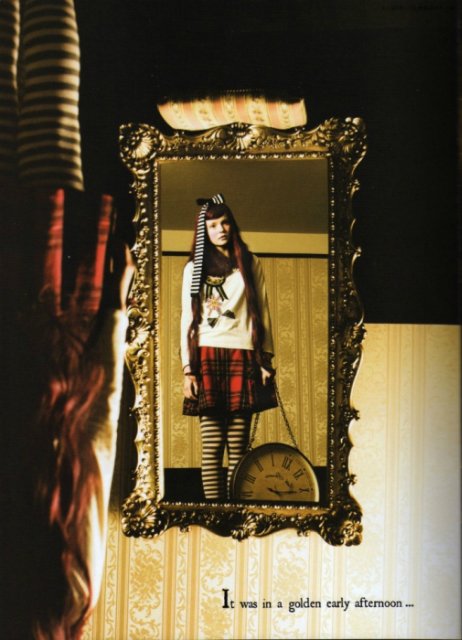 Глубока ли кроличья нора или Хэллоуин в Зазеркалье