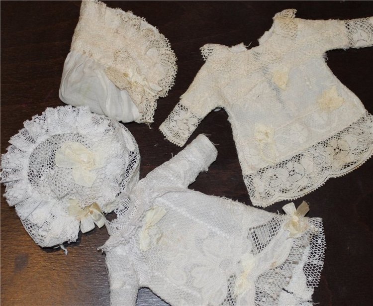 Новый наряд мигнонетт. Антикварная куколка Armand Marseille