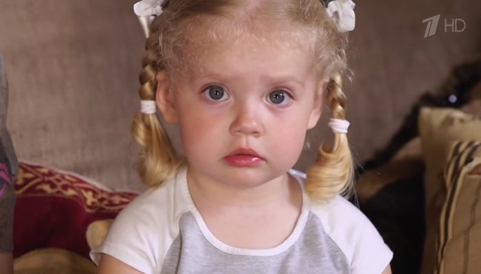 Хлоя и Лиза. Правда похожи