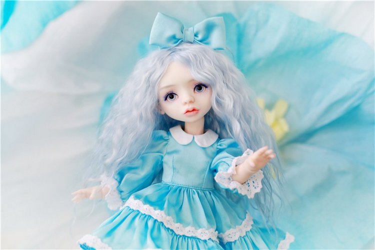 Девочка с голубыми волосами. Авторская шарнирная кукла