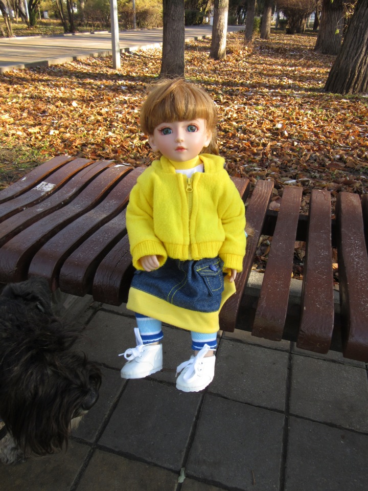 Утренняя прогулка в парке Горького с Соломоном и Анхен, или О сложностях гуляния с собакой и куклой одновременно