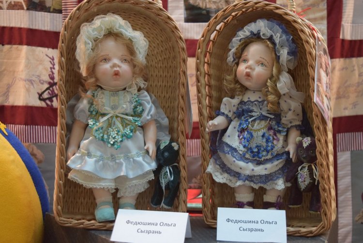 VII Московская международная выставка "Искусство Куклы". Портреты кукольной души или незримый диалог