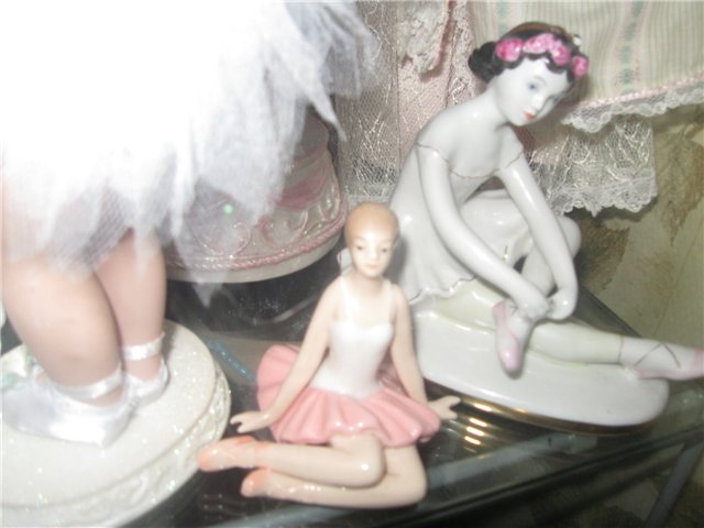 Разообразные маленькие куколки