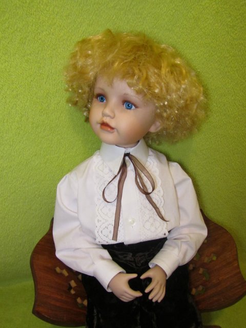 Два в одном. Фарфоровый мальчик